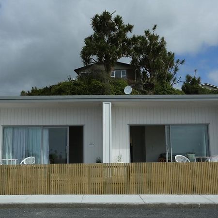 Seascape Accommodation Kaka Point Exteriör bild